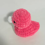 Handgehäkeltes Kuschelentchen „Bubble Pink“ – Amigurumi Plüschtier aus Chenillegarn